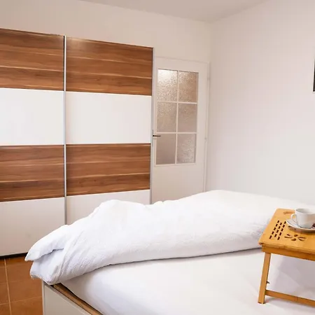 Ferienhaus Maly U Prahy V Ladove Kraji